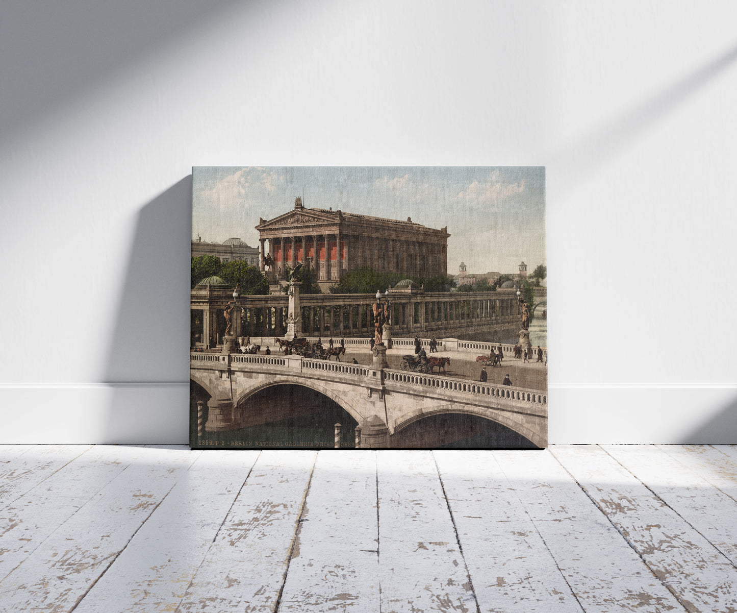 A picture of Berlin National Gallerie. Friedrichsbrücke