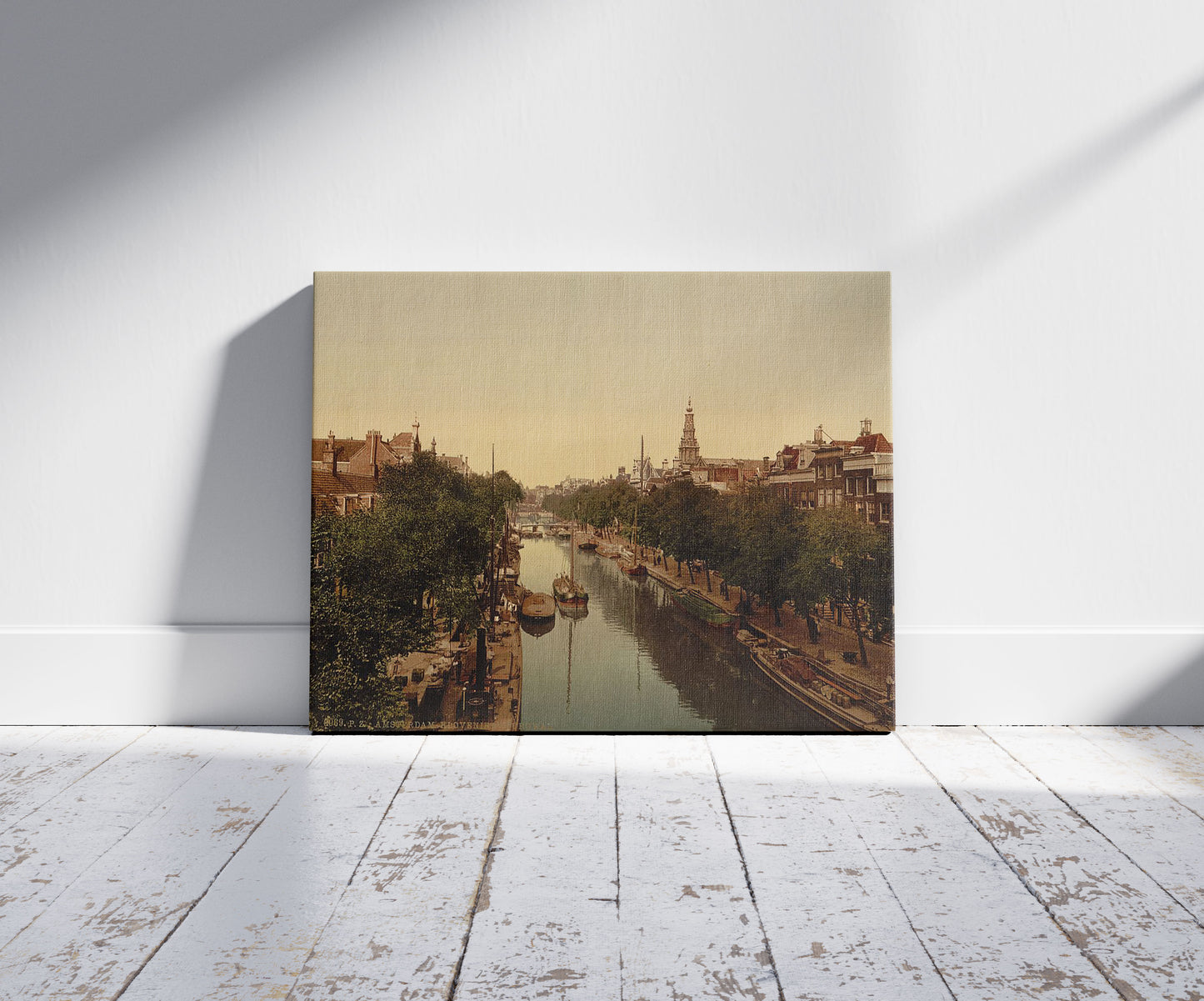 A picture of Kloveniersburgwal (canal), Amsterdam, Holland