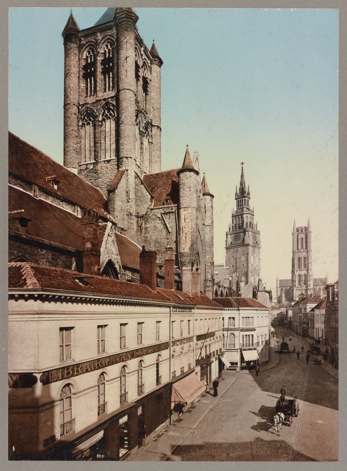 A picture of Gand. Le Beffroi. L'Église de St. Nicolas et Bavon