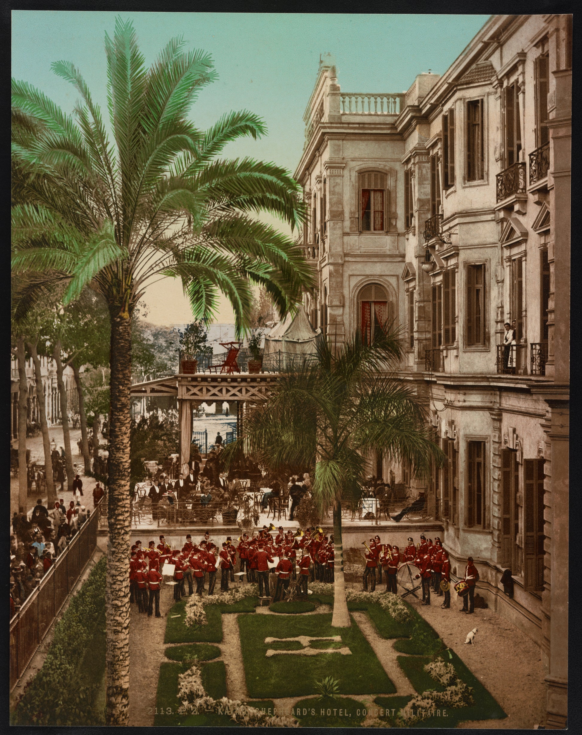 A picture of Kairo, Shepheard's Hotel, concert militaire