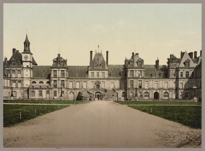 A picture of Palais de Fontainebleau. La Cour des Adieux