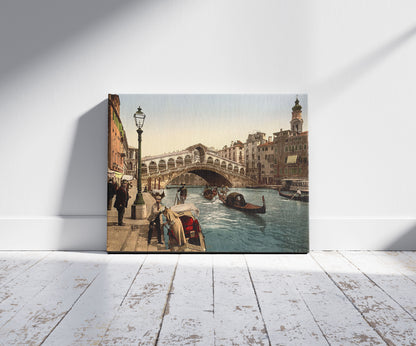 A picture of The Rialto Bridge, Venice, Italy