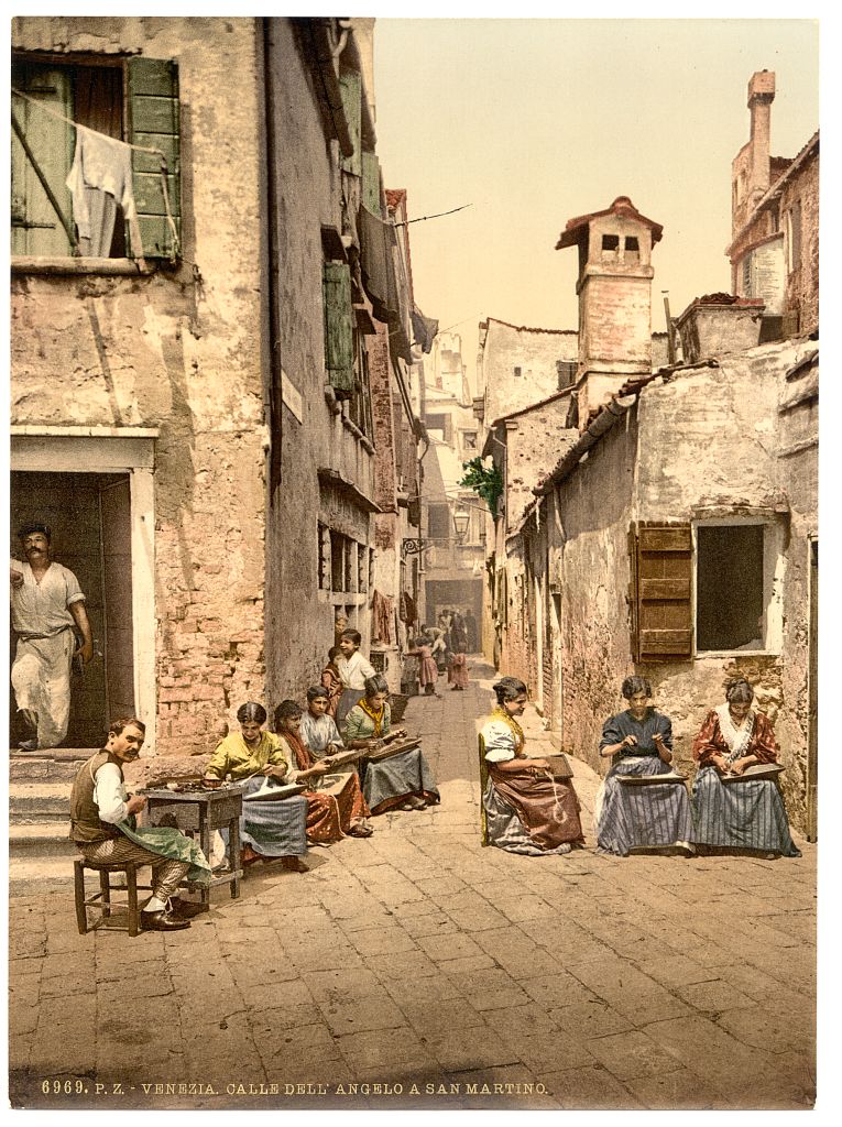 A picture of A court yard (Calle dell Angelo a San Martino), Venice, Italy