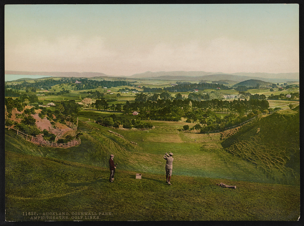 A picture of Auckland. Cornwall Park. Amphitheatre Golf Links