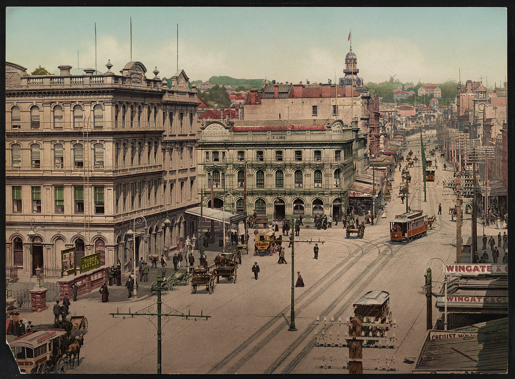 A picture of Auckland, Queen Street