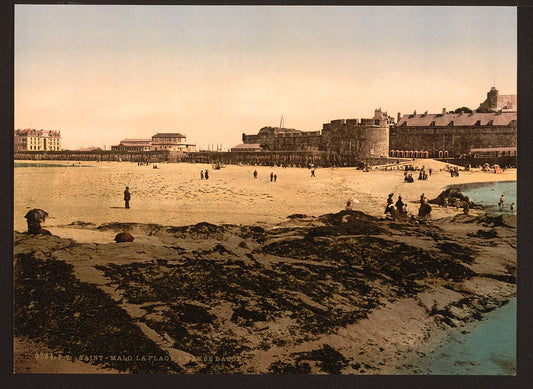 A picture of Beach at low tide, St. Malo, France