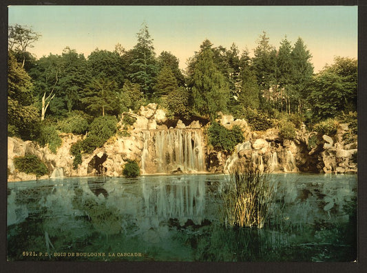 A picture of Bois du Boulougne (i.e., Boulogne), the cascade, Paris, France