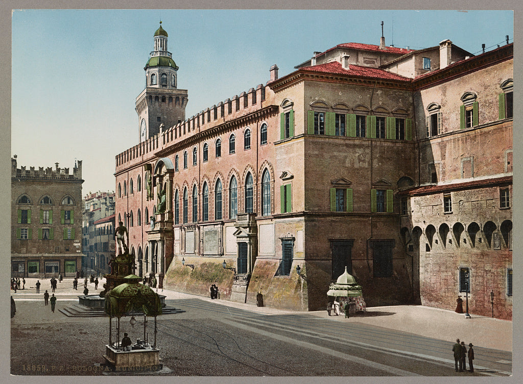 A picture of Bologna. Municipio