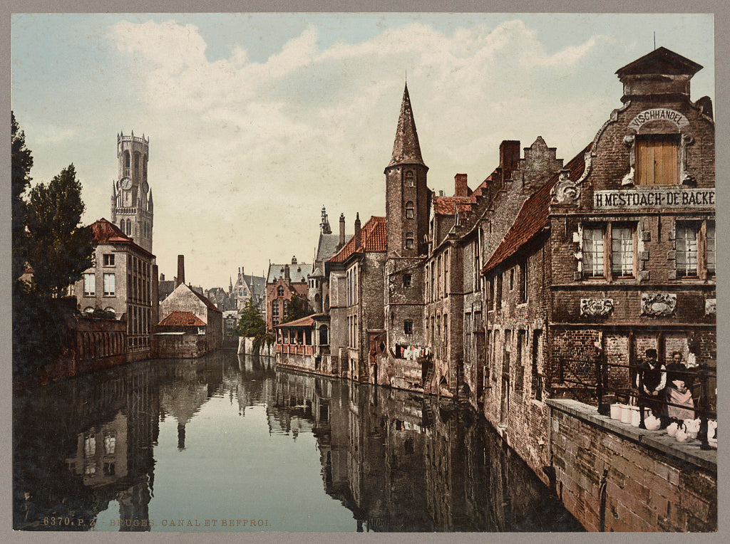 A picture of Bruges. Canal et Beffroi