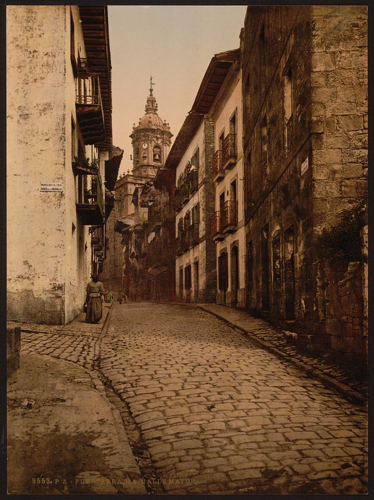 A picture of Calle Mayor, Fuenterrabía, Spain