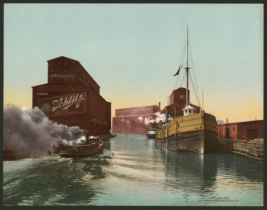 A picture of Chicago River elevators