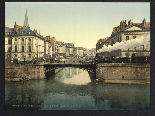A picture of Confluence of Edre (i.e., Erdre) and Loire, Nantes, France
