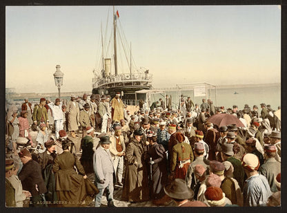 A picture of Disembarking from a ship, Algiers, Algeria