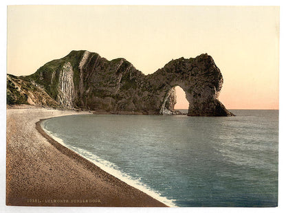 A picture of Durdle Door, Lulworth, England