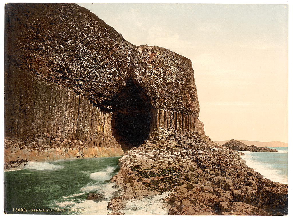 A picture of Fingal's Cave, Staffa, Scotland