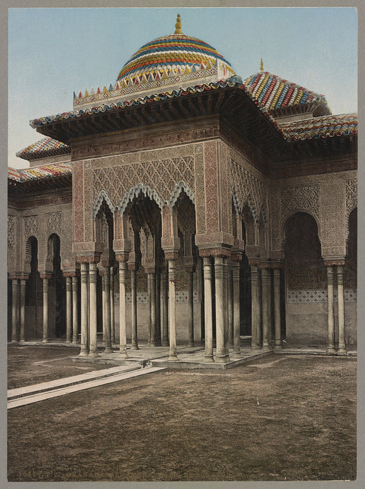 A picture of Granada. Alhambra. Patio de los Leones