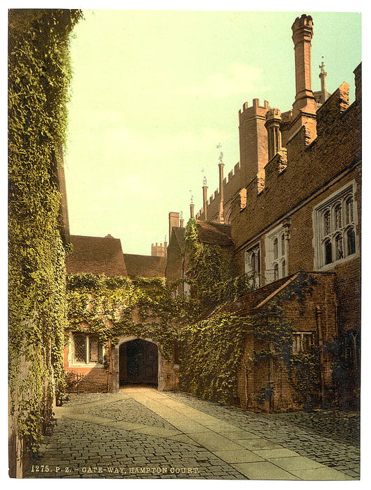 A picture of Hampton Court Palace Gateway, England