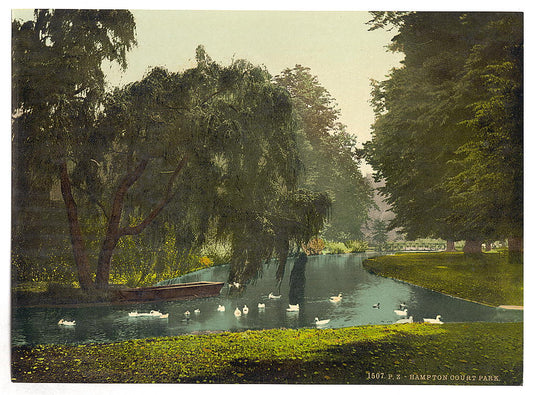 A picture of Hampton Court Park, England