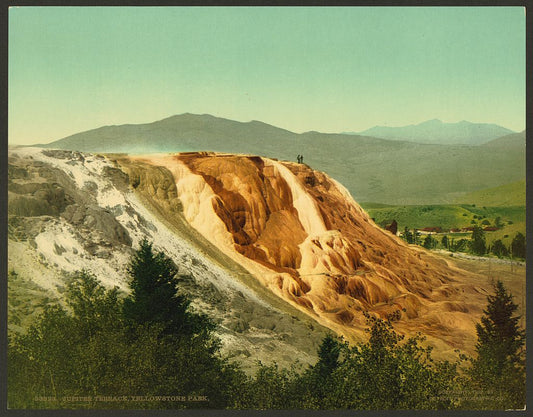 A picture of Jupiter Terrace, Yellowstone Park