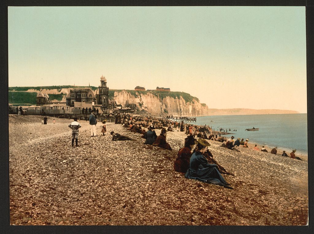 A picture of La plage et le casino, Dieppe, France