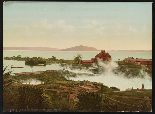 A picture of Lake Rotorua from Ohinemutu