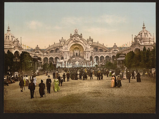 A picture of Le Chateau d'eau and plaza, with Palace of Electricity, Exposition Universelle, 1900, Paris, France