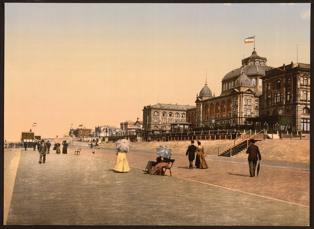 A picture of Le Kursaal, les hotels et la terrasse, Scheveningen, Holland