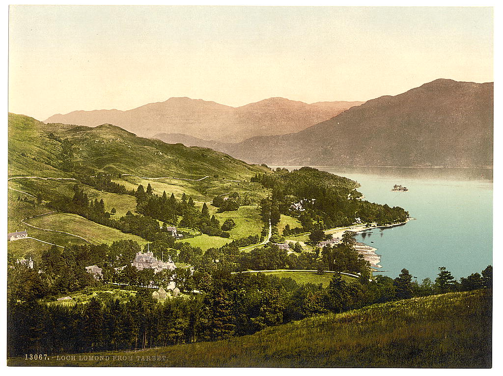 A picture of Loch Lomond from Tarbet, Scotland