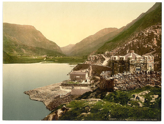 A picture of Lyn (i.e,. Llyn) Peris Pass, Llanberis, Wales