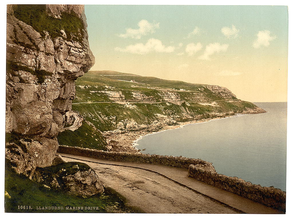 A picture of Marine Drive, Llandudno, Wales