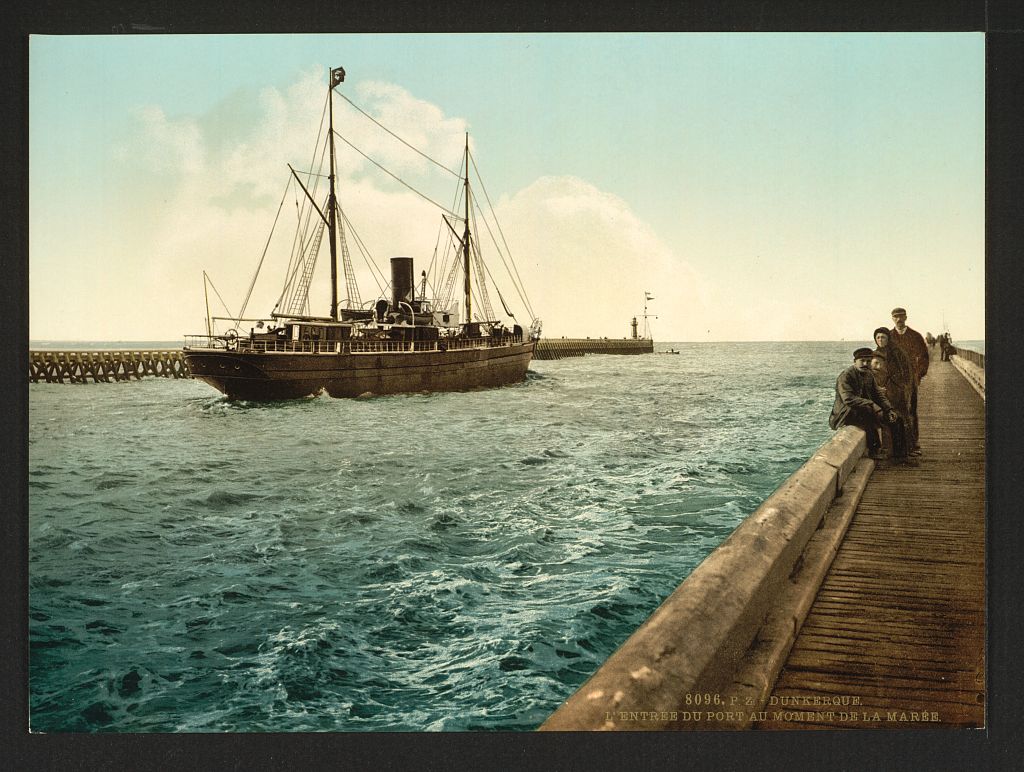 A picture of Mouth of the harbor, Dunkirk, France