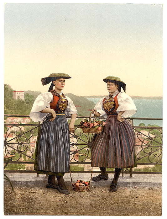 A picture of National Vierlander costume, Hamburg, Germany