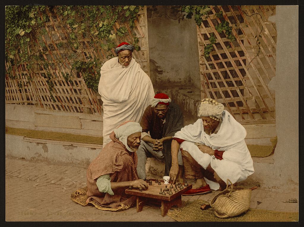 A picture of Negroes playing chess, Algiers, Algeria