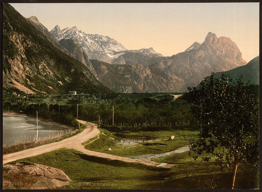 A picture of On the road from Veblungsnaes to Romsdal, Romsdalen, Norway