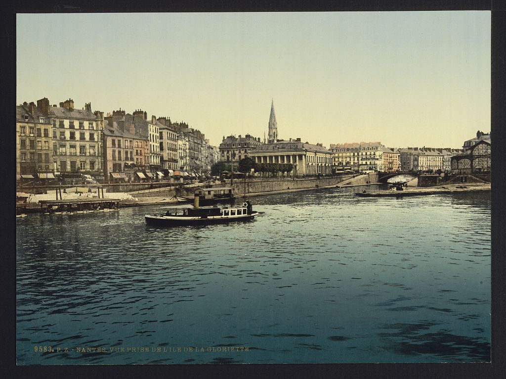 A picture of Panorama and bourse from La Gloirette (i.e., Gloriette), Nantes, France