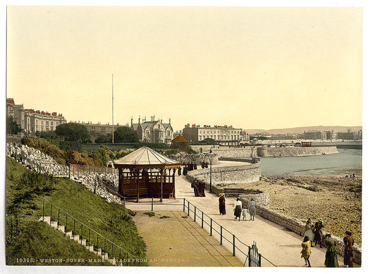 A picture of Parade (i.e., promenade) from Anchor Head, Weston-super-Mare, England