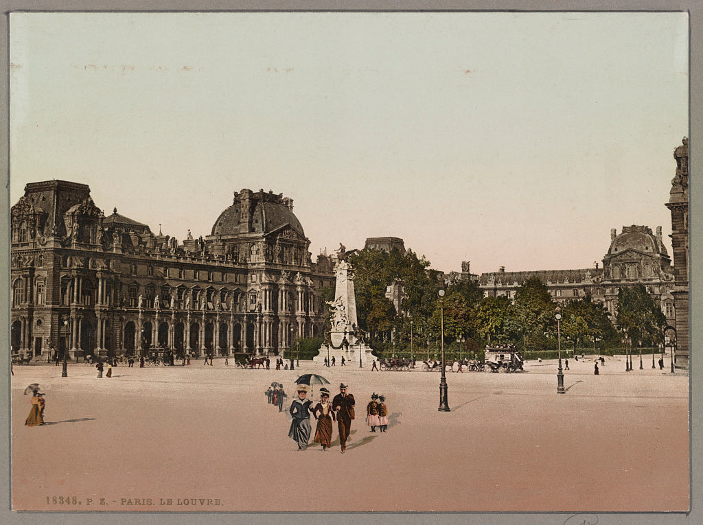 A picture of Paris. Le Louvre