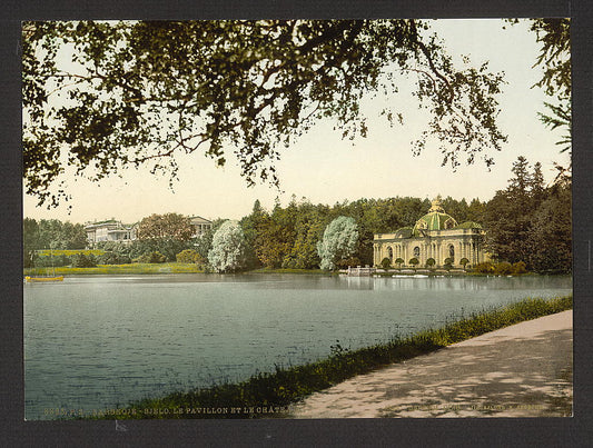 A picture of Pavilion and Castle, Zarskoje-Selo, (i.e., TSarskoe selo), Russia