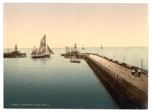 A picture of Pier head, I., Lowestoft, England