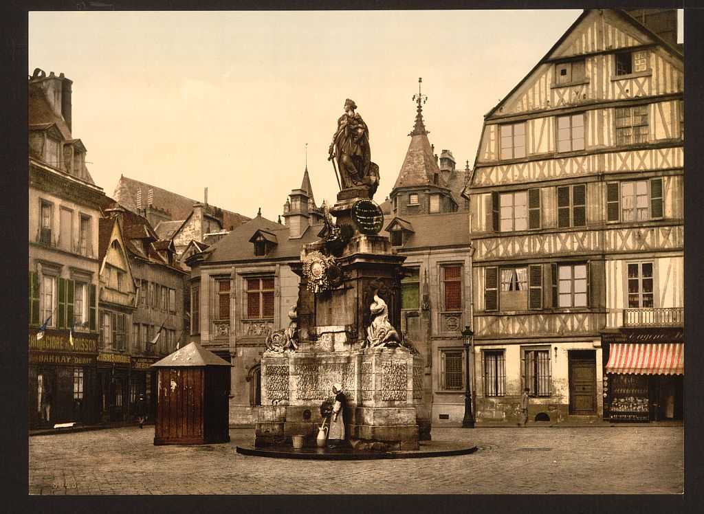 A picture of Place de la Pucelle, Rouen, France