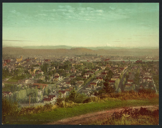 A picture of Portland and Mt. Hood, Oregon