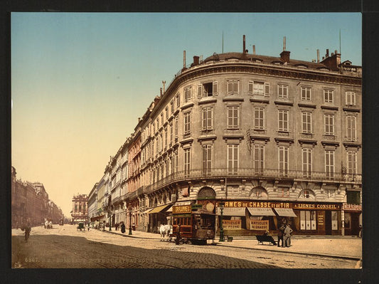 A picture of Rue Chapeau Rouge, from the Place Richelieu, Bordeaux, France