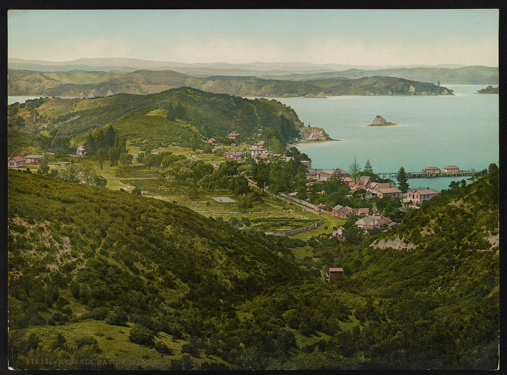 A picture of Russell Bay of Islands