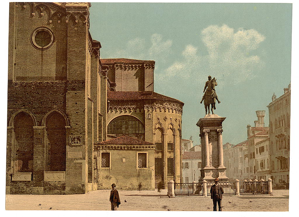 A picture of Santi Giovanni e Páolo church and statue of Bartolomeo Colleoni, Venice, Italy