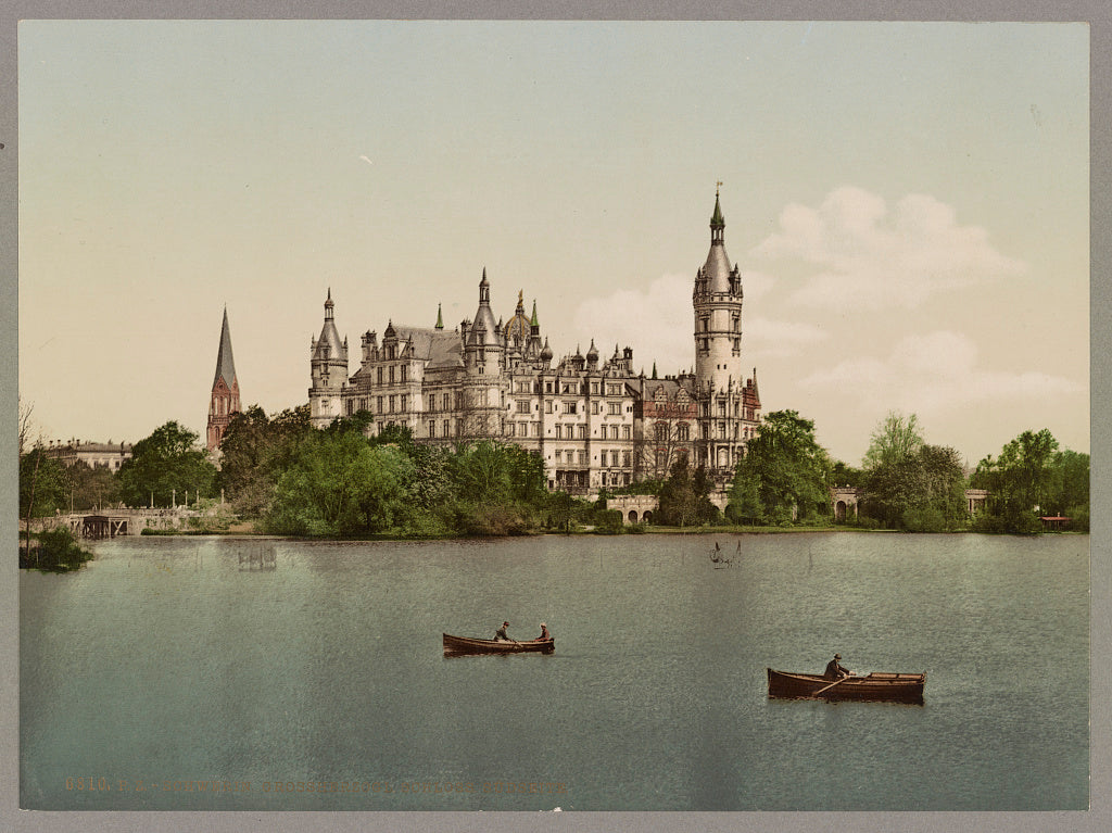 A picture of Schwerin. Grossherzogl.  Schloss. Südseite