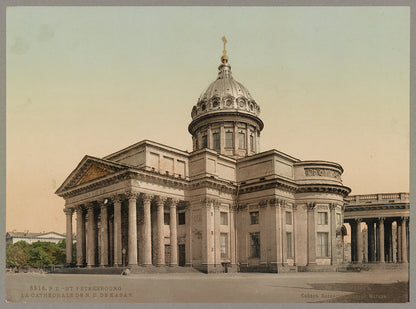 A picture of St. Petersbourg.  La Cathédrale de N.D. De Kasan