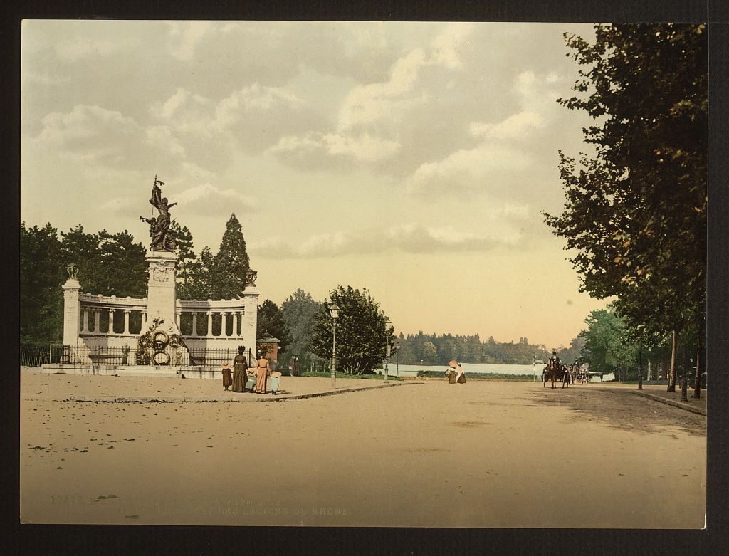 A picture of Tête d'Or park and monument to the Legions of the Rhone, Lyons, France