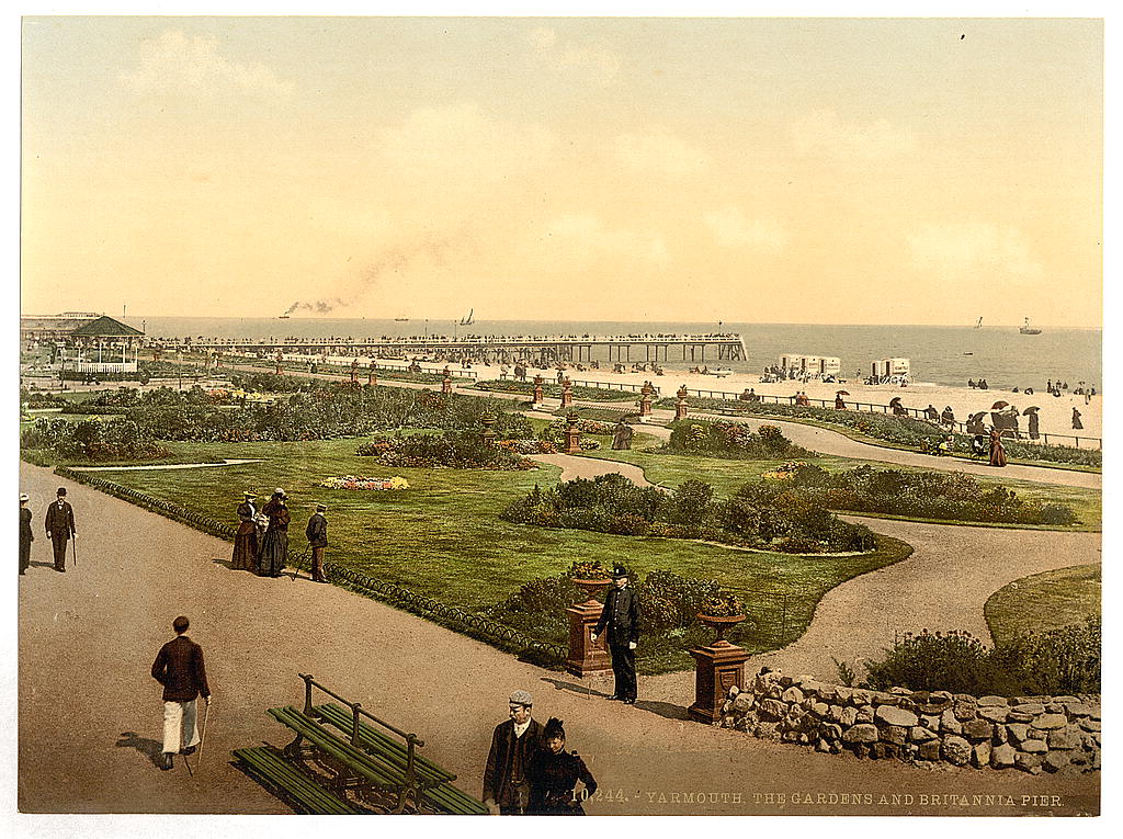 A picture of The beach, gardens and jetty, Yarmouth, England