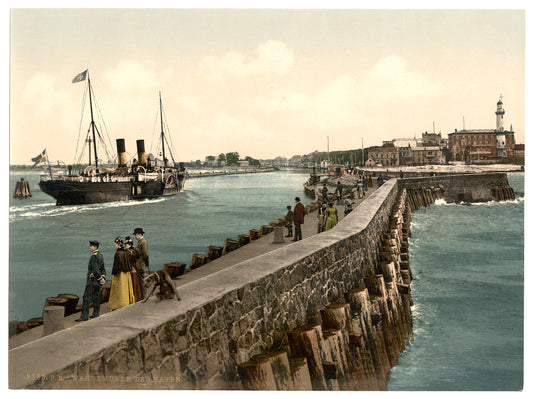 A picture of The harbor, Warnemü̈nde, Rostock,Mecklenburg-Schwerin, Germany
