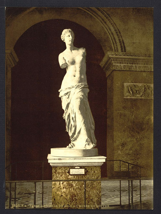 A picture of The Louvre, the Venus de Milo, Paris, France
